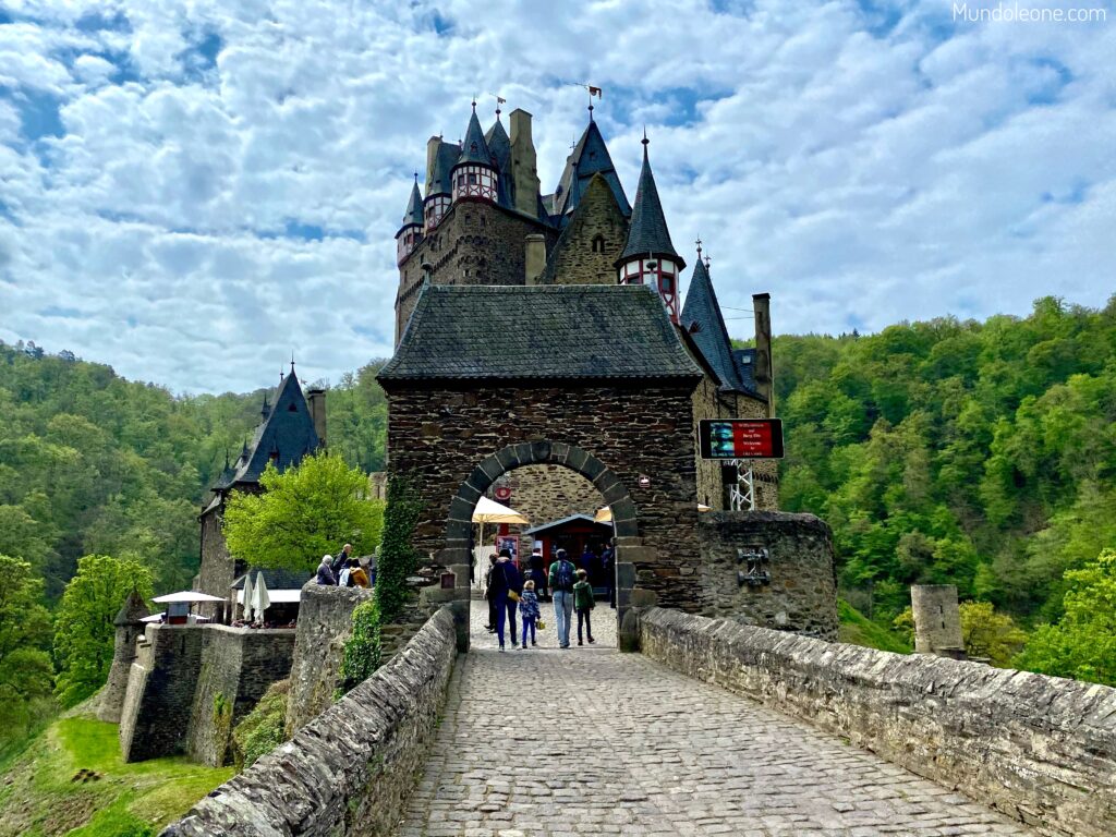 German Moselle online travel guide, Burg Eltz