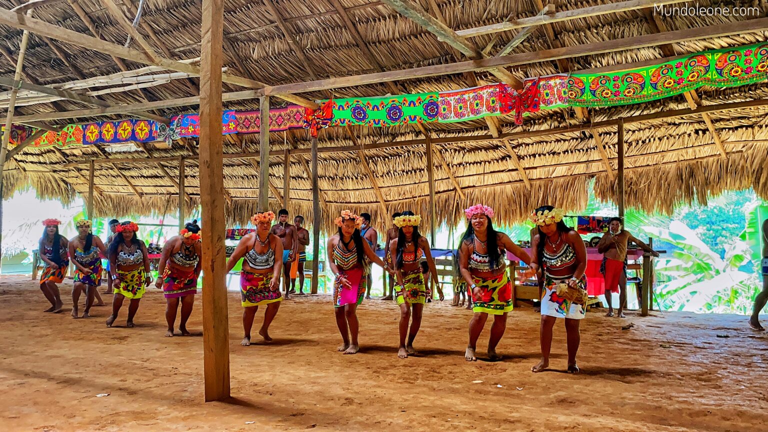 Emberá population sustainable guide, local dance