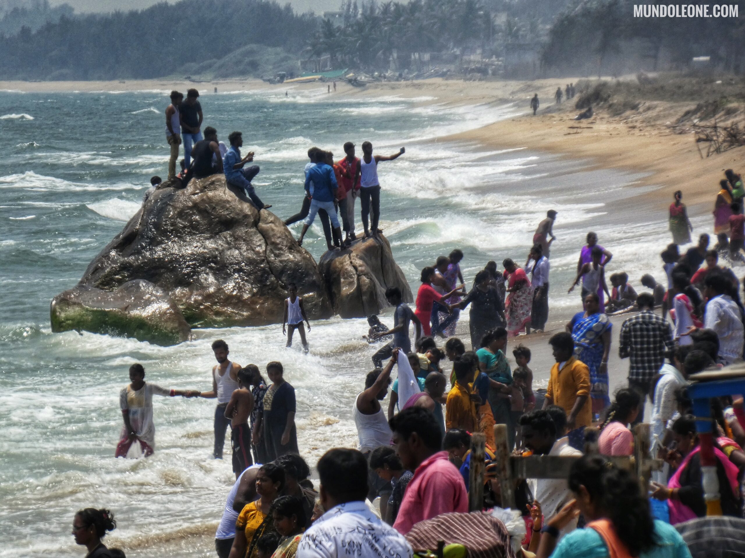 Tamil Nadu travel guide, Shore Temple - Mahaballipuram, Indian people