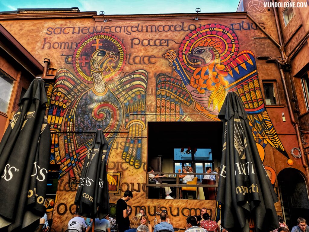 Ghent online travel guide, Patrick Foley's restaurant, mural