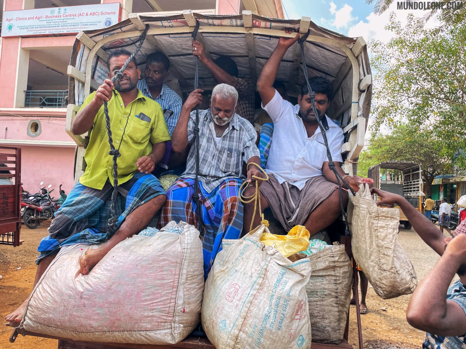 Travel itinerary South India, flower market Madurai